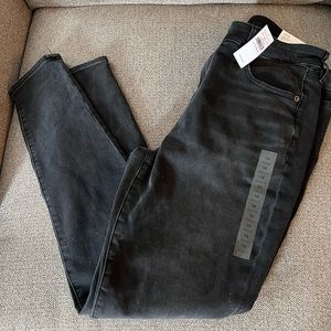 NWT American Eagle size 16 regular length hi-rise soft knit black jegging